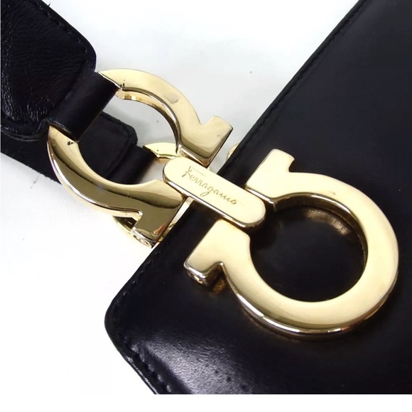 Salvatore Ferragamo shoulderbag - Picture 10 of 12